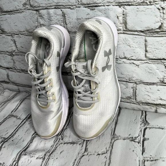 Under Armour Shoes - Picture 5 of 9